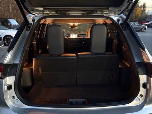 Used 2024 Mitsubishi Outlander AWD image 33