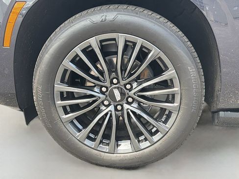 Certified 2025 Cadillac Escalade ESV Sport Platinum RWD image 34