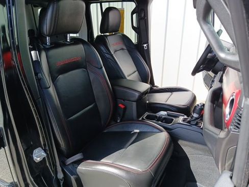 Used 2018 Jeep Wrangler Unlimited Rubicon image 33