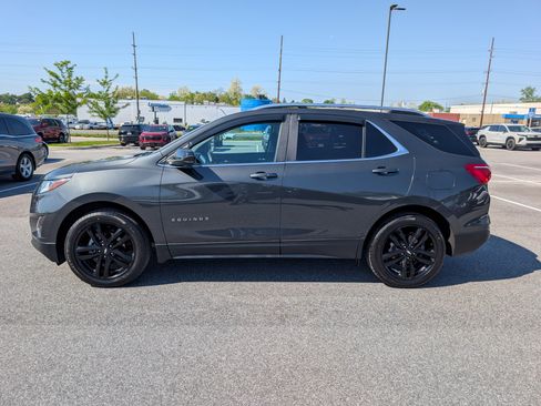 Used 2021 Chevrolet Equinox LT AWD/4WD image 2
