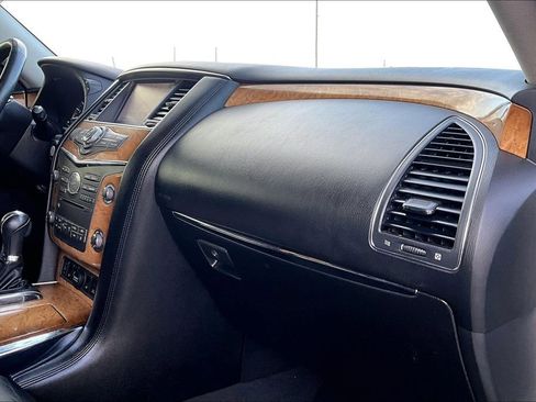 Used 2014 INFINITI QX80 4WD w/ Theater Package image 21