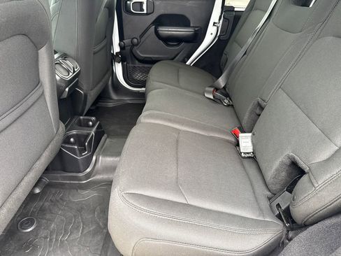 Used 2018 Jeep Wrangler Unlimited Sport image 18