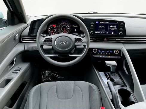 Used 2023 Hyundai Elantra SEL image 5