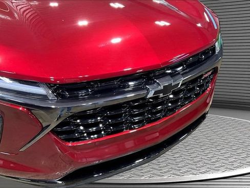 Certified 2025 Chevrolet Trax RS w/ Driver Confidence Package FWD image 31