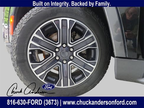 Used 2022 Jeep Wagoneer Series III w/ Flexible Seating Group image 28