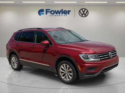 Used 2018 Volkswagen Tiguan SE AWD/4WD image 1
