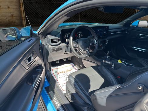 Used 2025 Ford Mustang GT Premium w/ GT Performance Package RWD image 5