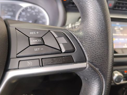 Used 2022 Nissan Kicks S FWD image 9