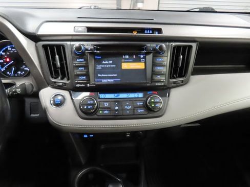 Used 2018 Toyota RAV4 XLE FWD image 23