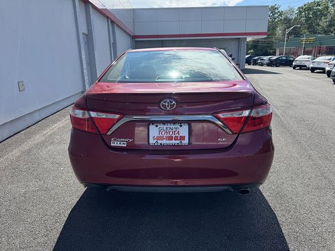 Used 2015 Toyota Camry SE FWD image 6