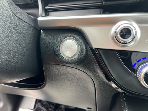 Certified 2024 Kia Telluride EX w/ EX Captain's Chair Package FWD image 25