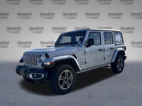 Used 2023 Jeep Wrangler Sahara image 4