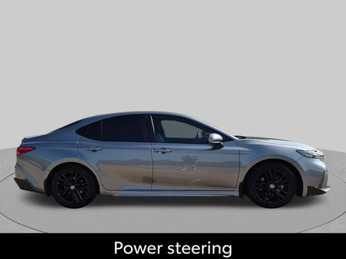 Certified 2025 Toyota Camry SE FWD image 4