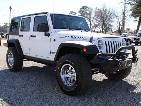 Used 2015 Jeep Wrangler Unlimited Rubicon AWD/4WD image 5