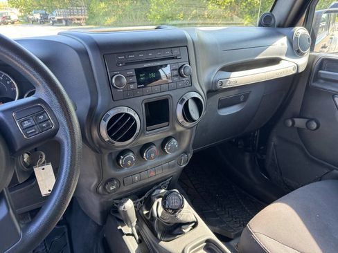 Used 2013 Jeep Wrangler Unlimited Sport image 10
