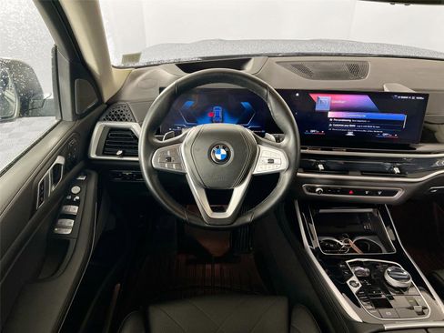 Certified 2023 BMW X7 xDrive40i w/ Executive Package image 21