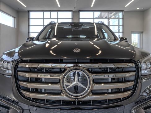 New 2026 Mercedes-Benz GLS 450 4MATIC image 23