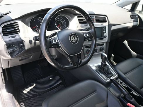 Used 2016 Volkswagen Golf S FWD image 10