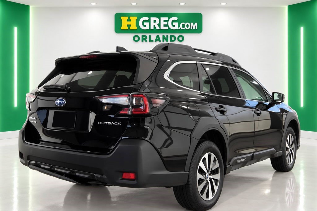 Used 2023 Subaru Outback Premium AWD/4WD image 6