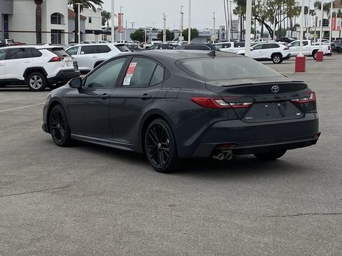 Used 2026 Toyota Camry SE image 4