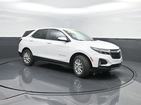 Used 2023 Chevrolet Equinox LT image 4