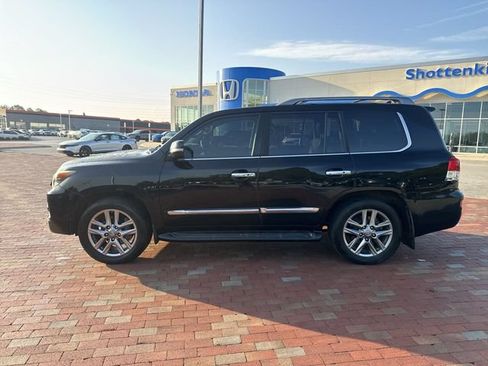 Used 2015 Lexus LX 570 4WD image 3