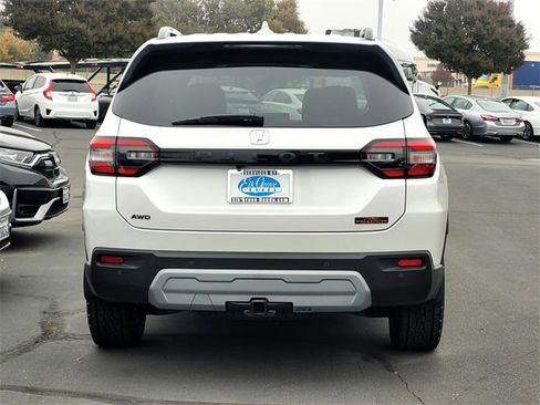 New 2025 Honda Pilot TrailSport image 5