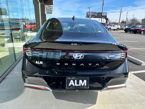 New 2026 Hyundai Sonata SEL image 3