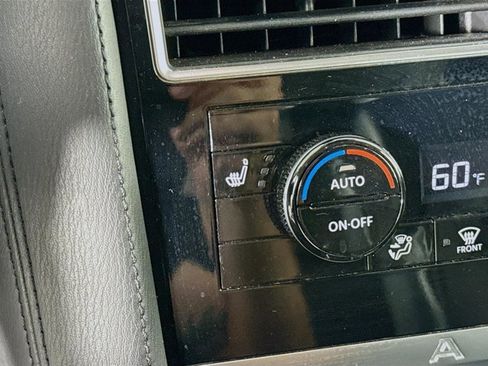 Used 2021 Nissan Armada SV image 21