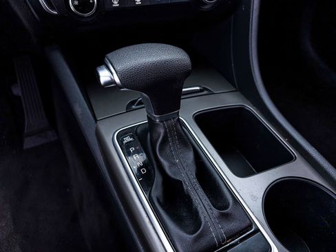 Used 2020 Kia Optima LX image 18