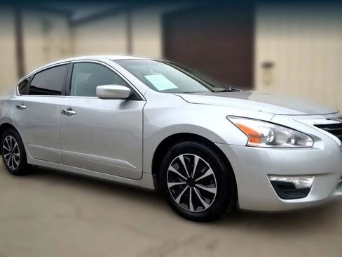 Used 2015 Nissan Altima 2.5 S w/ Power Driver Seat Package image 13