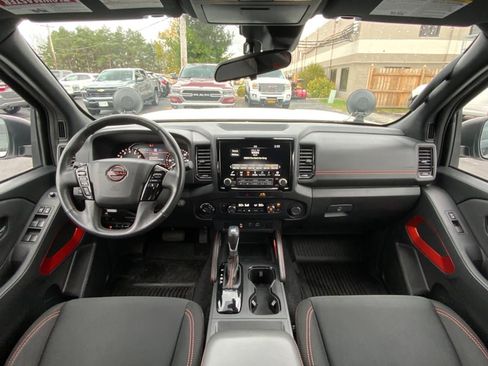 Used 2022 Nissan Frontier PRO-4X w/ Technology Package image 28