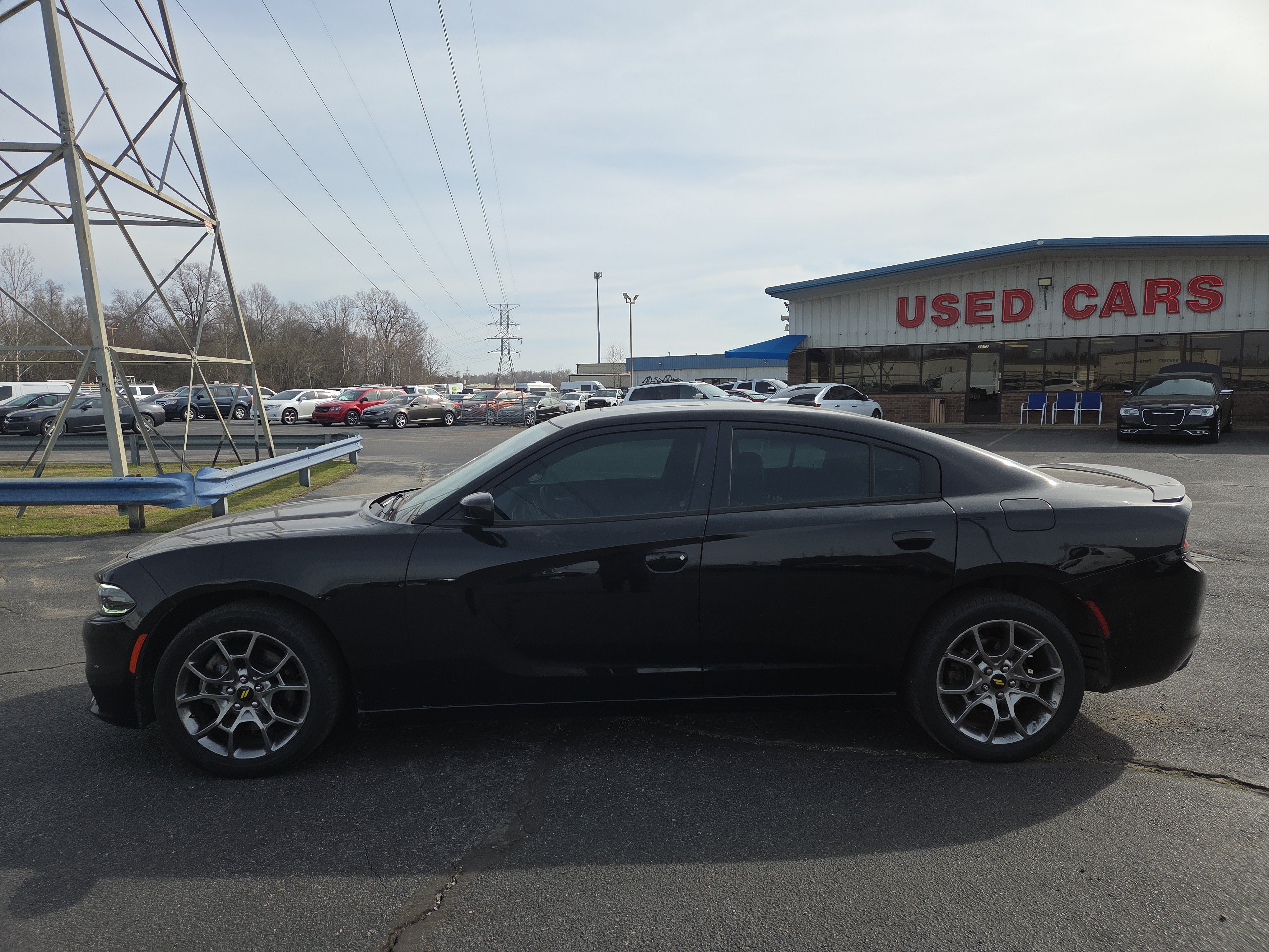 Used 2017 Dodge Charger SXT w/ AWD Plus Group image 2