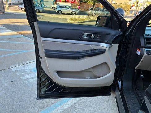 Used 2018 Ford Explorer 4WD image 8