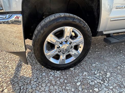 Used 2015 Chevrolet Silverado 2500 LTZ w/ LTZ Plus Package image 10