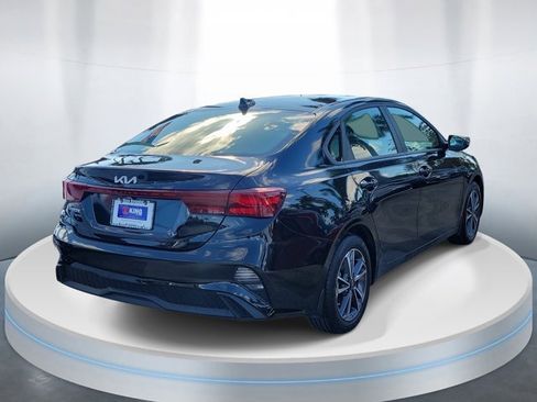 Used 2024 Kia Forte LXS w/ LXS Technology Package image 4