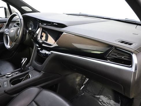 Used 2022 Cadillac XT6 Premium Luxury w/ Platinum Package AWD/4WD image 15