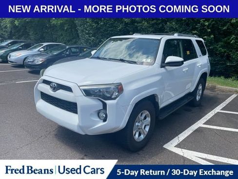 Used 2016 Toyota 4Runner SR5 AWD/4WD image 3