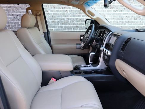 Used 2014 Toyota Sequoia Limited image 26