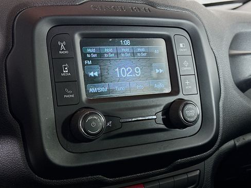 Used 2015 Jeep Renegade Latitude AWD/4WD image 21
