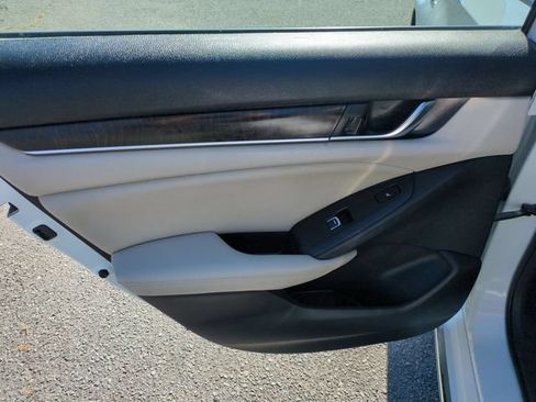 Used 2019 Honda Accord Touring image 28