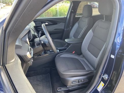 Used 2023 Chevrolet TrailBlazer LT FWD image 18