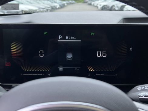 New 2026 Kia Carnival EX FWD image 22