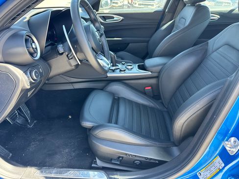 Used 2024 Alfa Romeo Giulia Veloce image 9