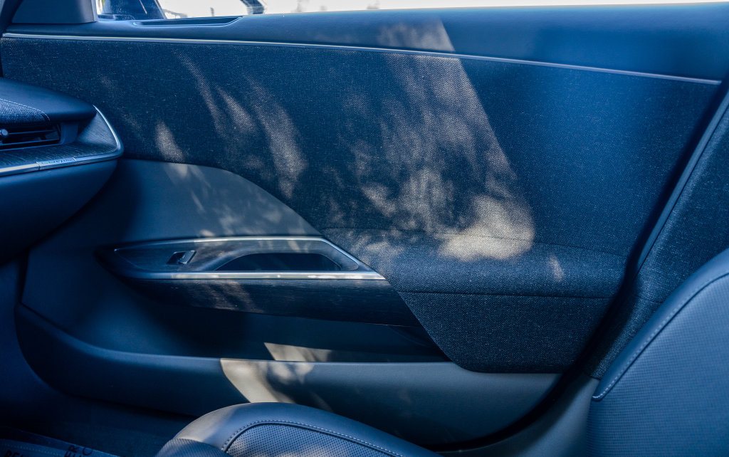 Used 2025 Lucid Air Pure RWD image 13