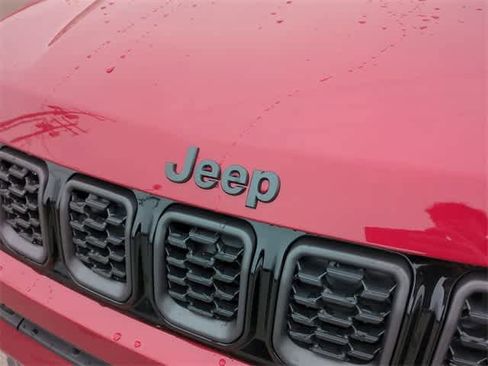 New 2026 Jeep Compass Latitude image 12