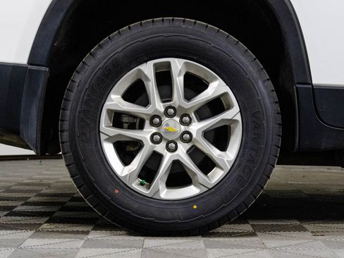 Used 2021 Chevrolet Traverse LT w/ LPO, Floor Liner Package image 41