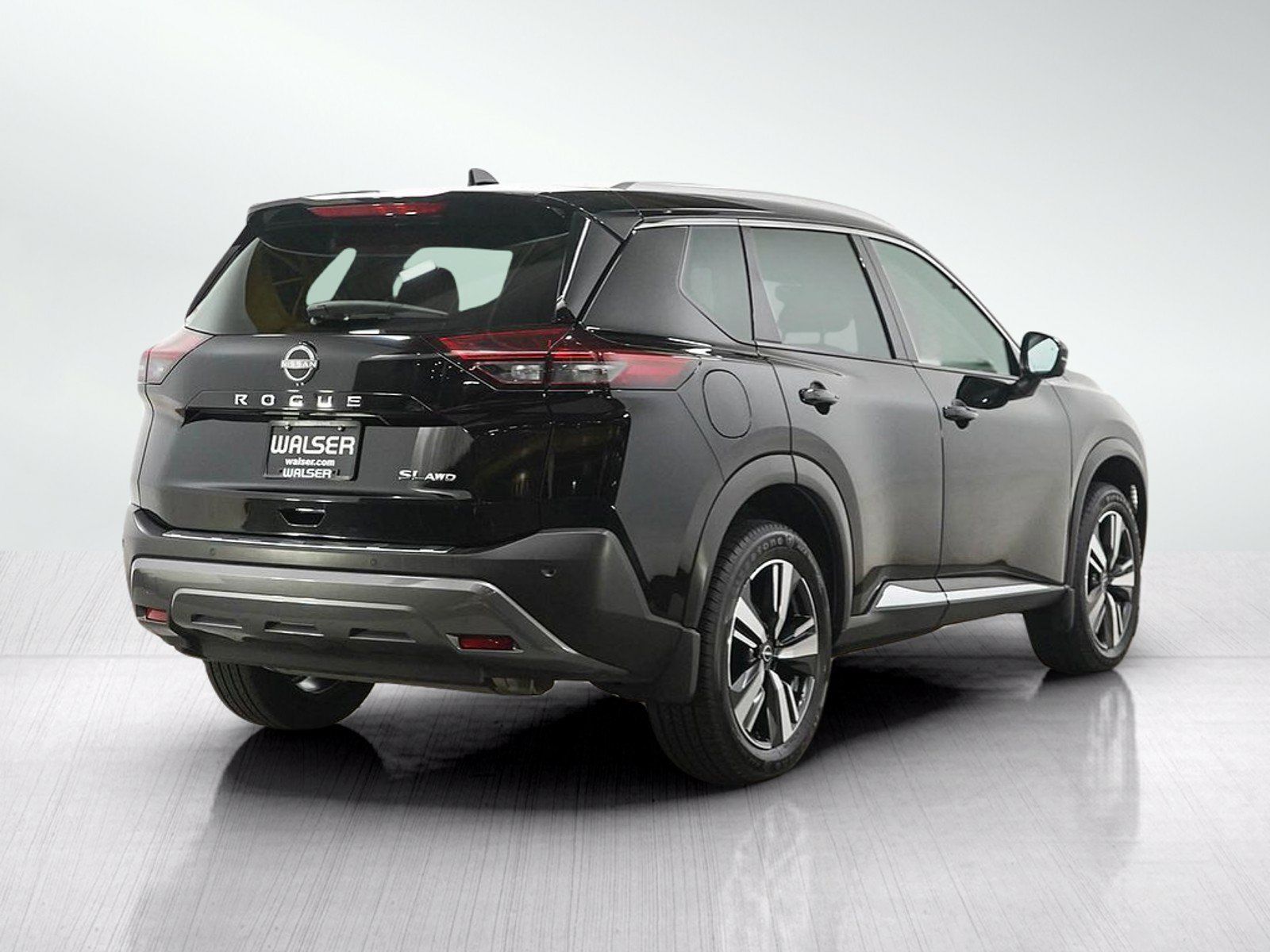 Used 2023 Nissan Rogue SL AWD/4WD image 5