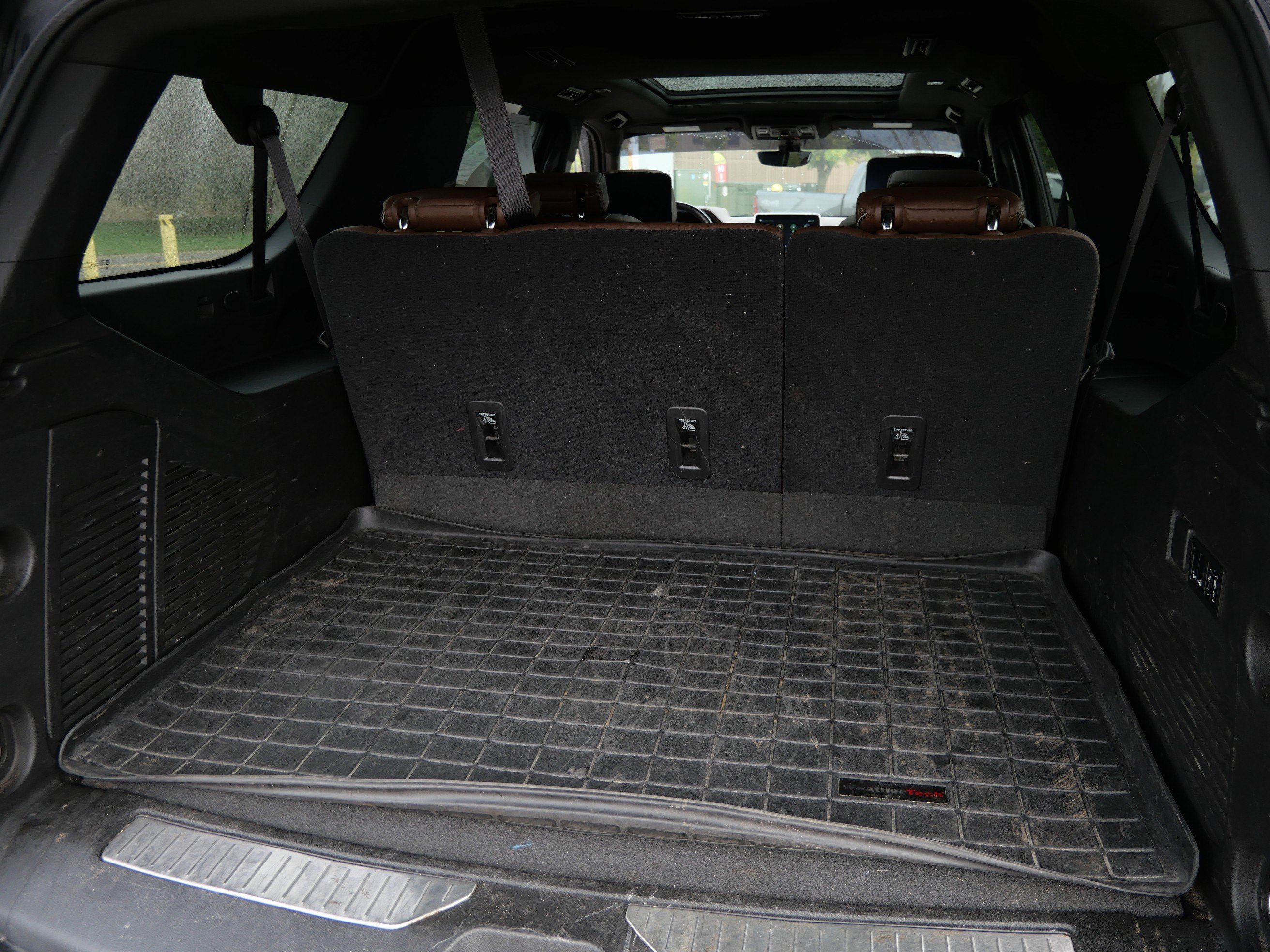 Used 2021 Chevrolet Suburban High Country AWD/4WD image 17
