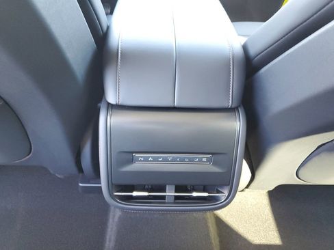 New 2026 Lincoln Nautilus Premier AWD/4WD image 13